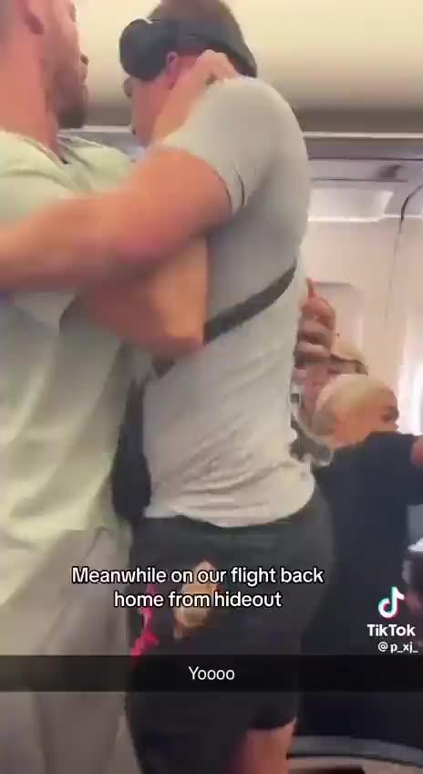 Pewien Brytyjczyk był tak zaniepokojony pasażerem siedzącym obok niego w samolocie