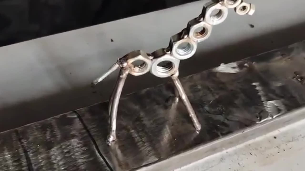 metal giraffe