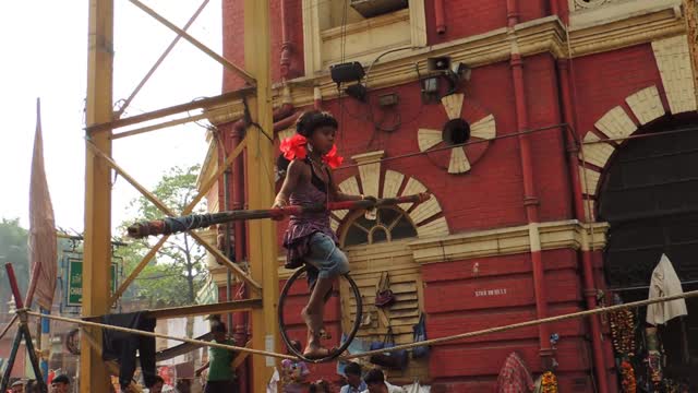 6-year-old girl performs amazing tightrope act