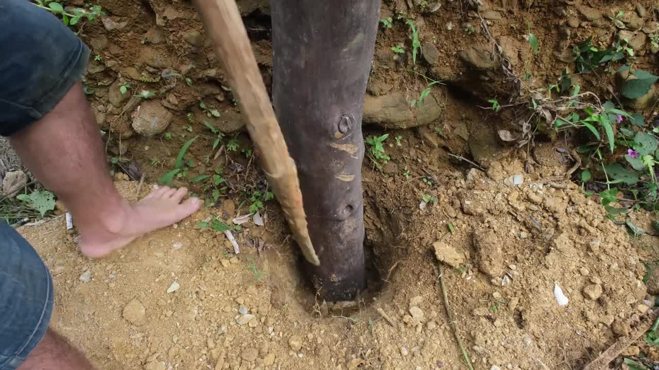 Make a pumpkin rig on the pond on a rainy heavy day, Revealing Duong private life. Primitive Skills