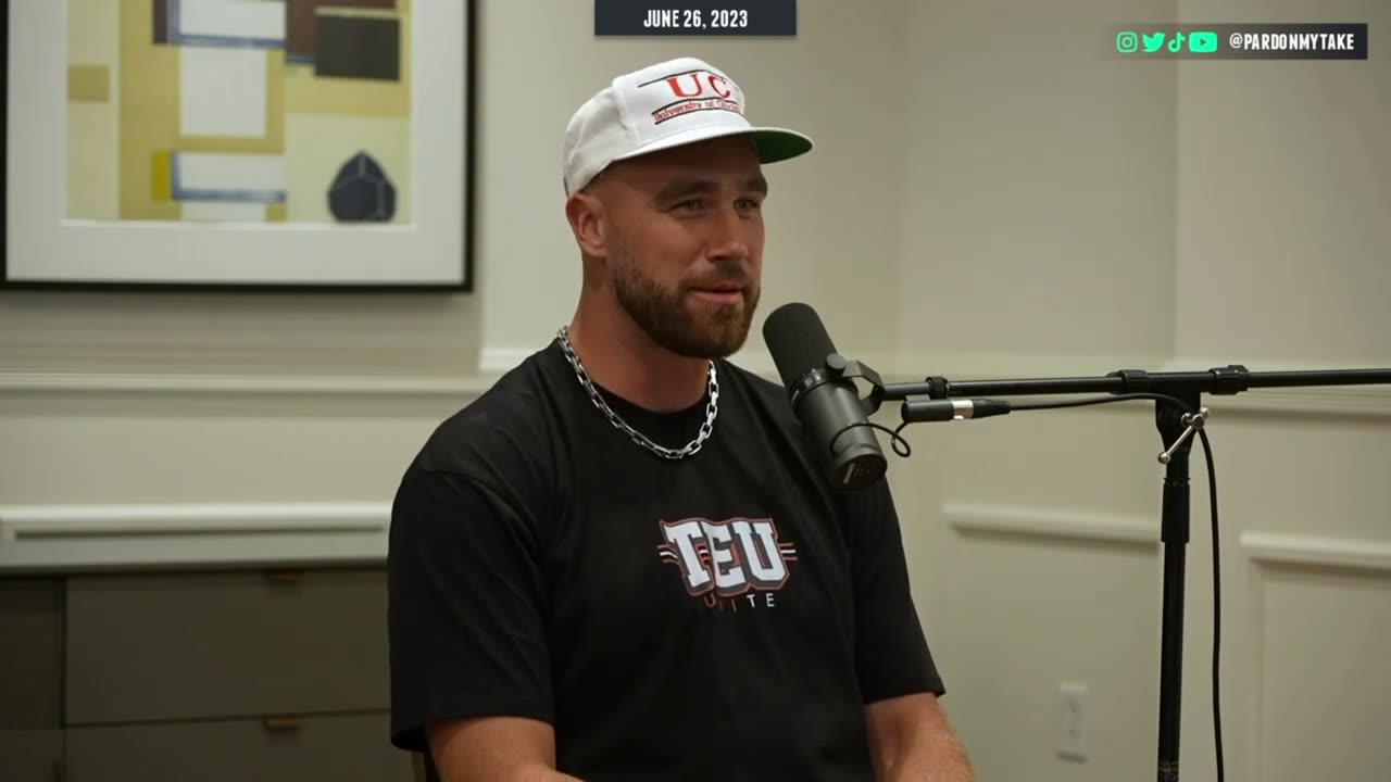 Travis Kelce Jokes About 'Coaching Up' Biden To Walk Up Stairs