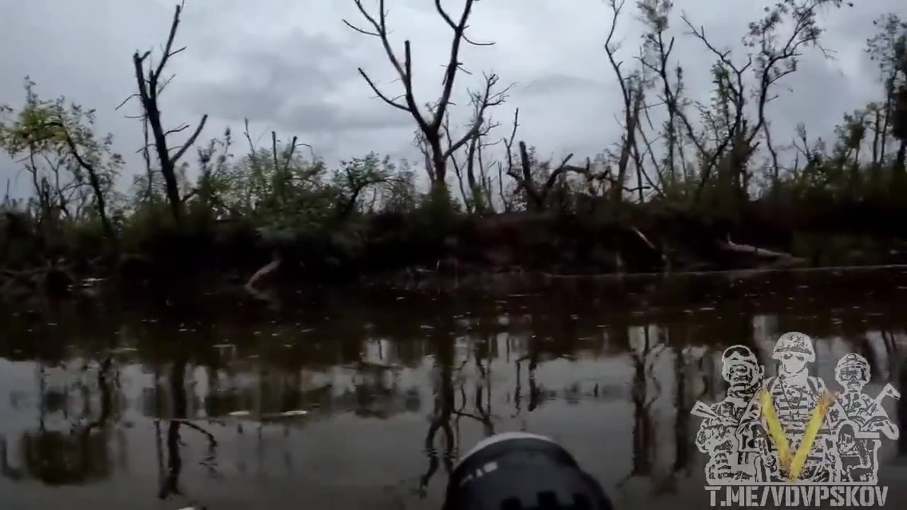 FPV footage of Pskov paratroopers overcoming a water barrier