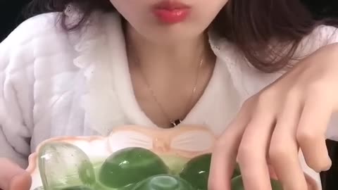 ASMR ICE EATING GREEN FOOD