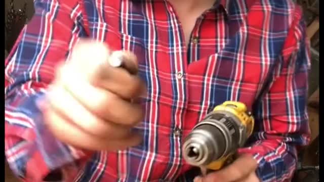 A neat trick to restore old screws and a rare occasion where you see me use a power drill