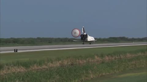 "Welcome Back!" Discovery Lands Safely at Kennedy