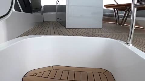 £5.7 Million Superyacht Tour - Sunseeker 88 Yacht