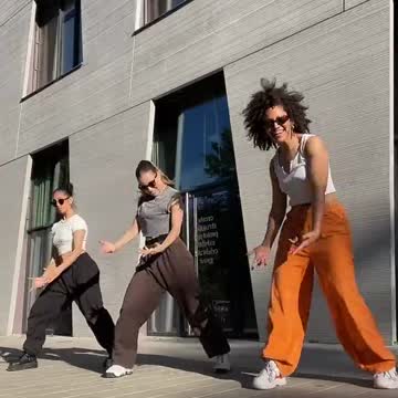 Hiii we back🕺🏼