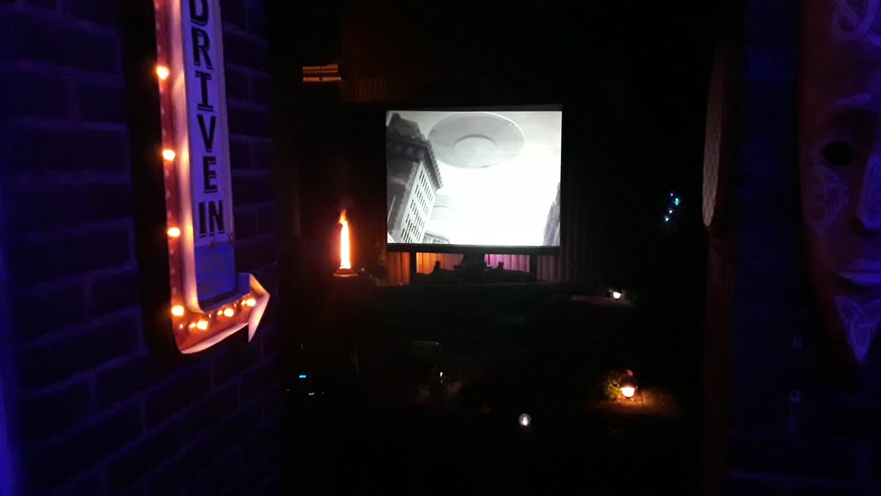 Earth vs the Flying Saucers at the Moon-Lite