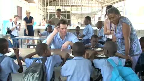 Jim Carrey Goes To Haiti