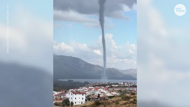 Towering waterspout twists on Turkey's coastline | USA TODAY