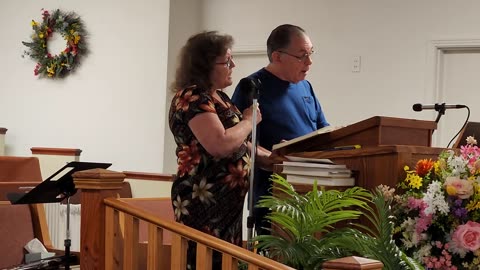 RON AND MANETTE SING VICTORY IN JESUS