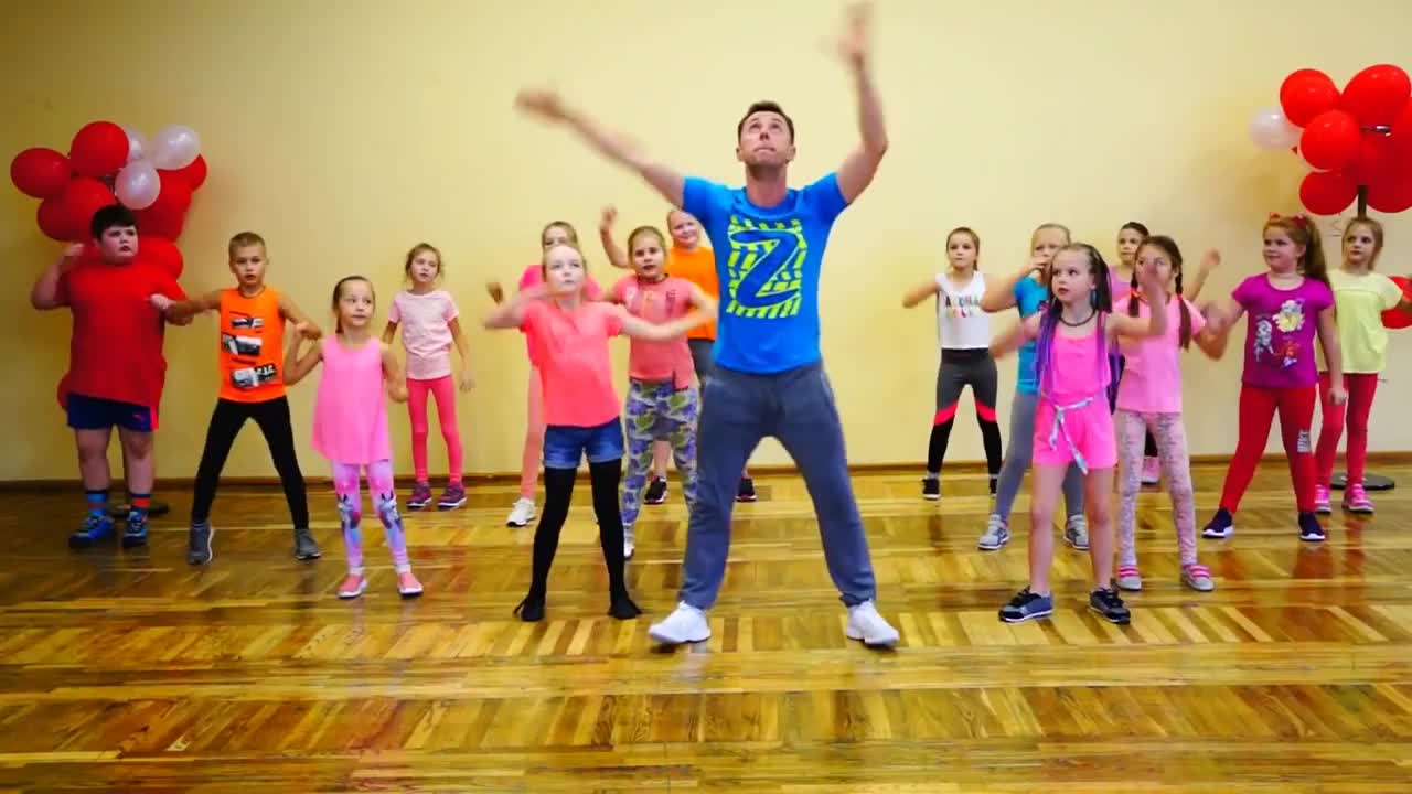 Zumba Kids (easy dance) - I like to move it