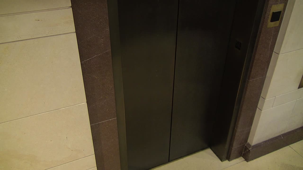 7026CVCSLElevatorLobbyAtriumSVC312_2021-01-06_23h40min01s290ms.mp4