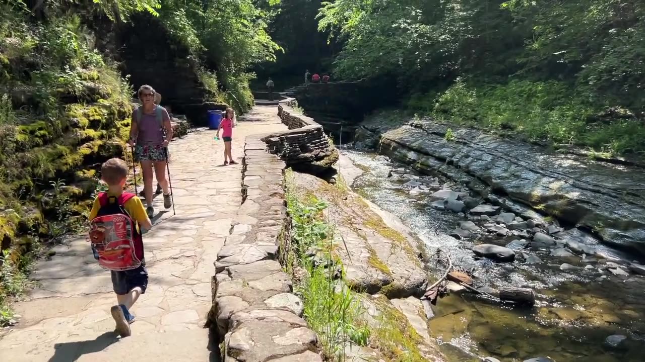 WATKINS GLEN STATE PARK KIDS 1ST HIKE