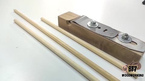 simple and easy dowel maker using a hand