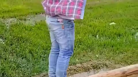 Story of 2 idiot friends 🤣 funny video 😂