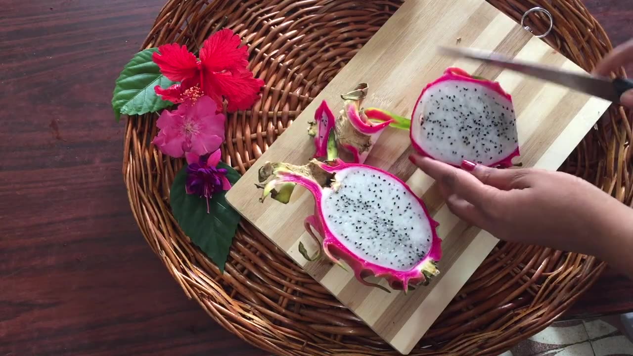 #Dragonfruit _ HOW TO EAT DRAGON FRUIT