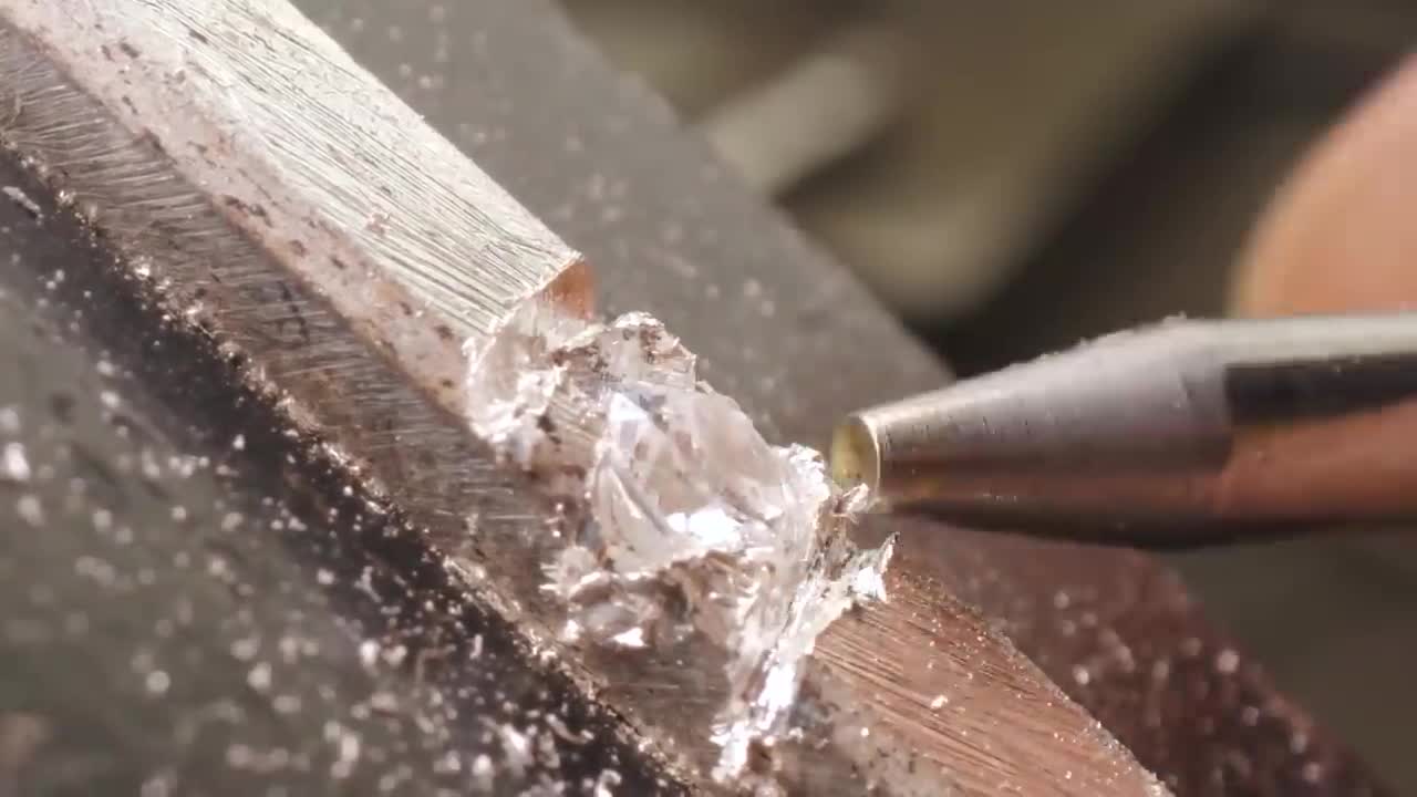 This master made an incredible ear jewelry || Cool jewelry ideas for your inspiration