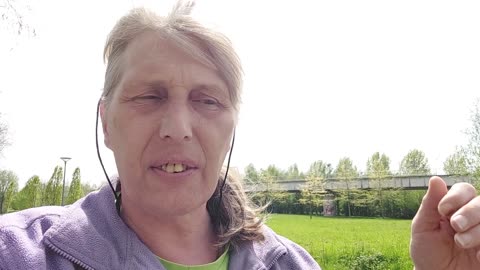 Präsident Zelensky bettelt in NeeDDRland um noch mehr Geld und Waffen