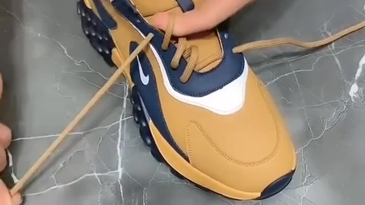 Shoe lace tigh up
