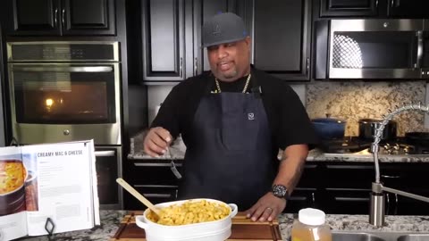 The Best Mac and Cheese You'll Ever Eat _ #SoulFoodSunday.mp4
