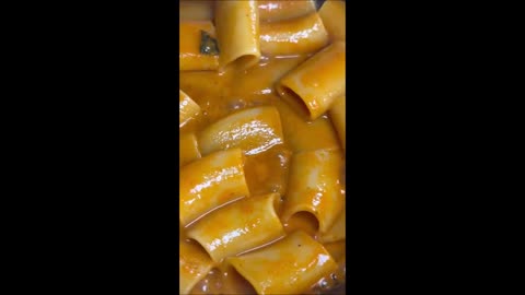 Paccheri with pepper cream