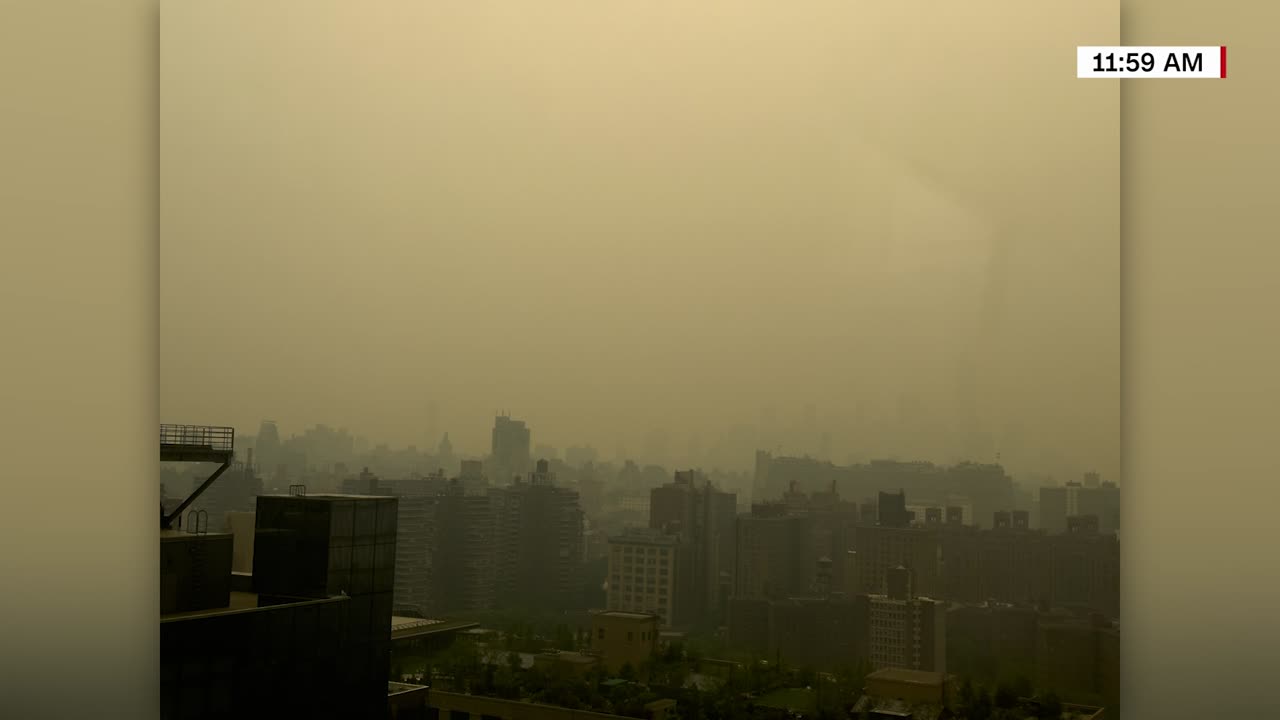 Manhattan disappears in smoke from air pollution caused by Canadian wildfires