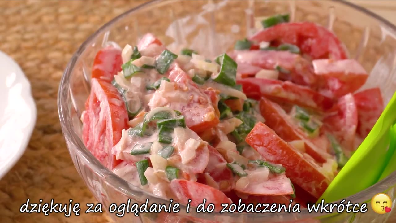 The tomato salad of my childhood! Fast, simple and very tasty!
