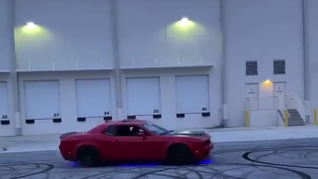 177 Dodge Challenger SRT Drifting by girl