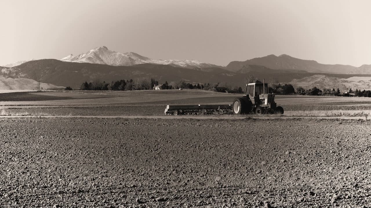 Paul Harvey "So God Made a Farmer" 1978