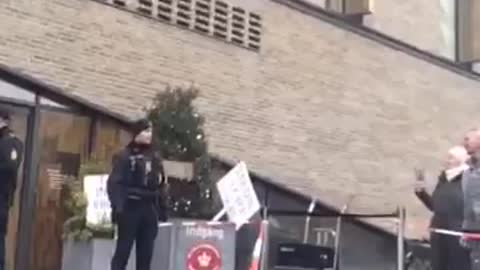 Dramatisk demonstration foran Retten på Frederiksberg | PER BRÆNDGAARD