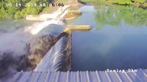 Video shows moment dam gate collapsed at Lake Dunlap