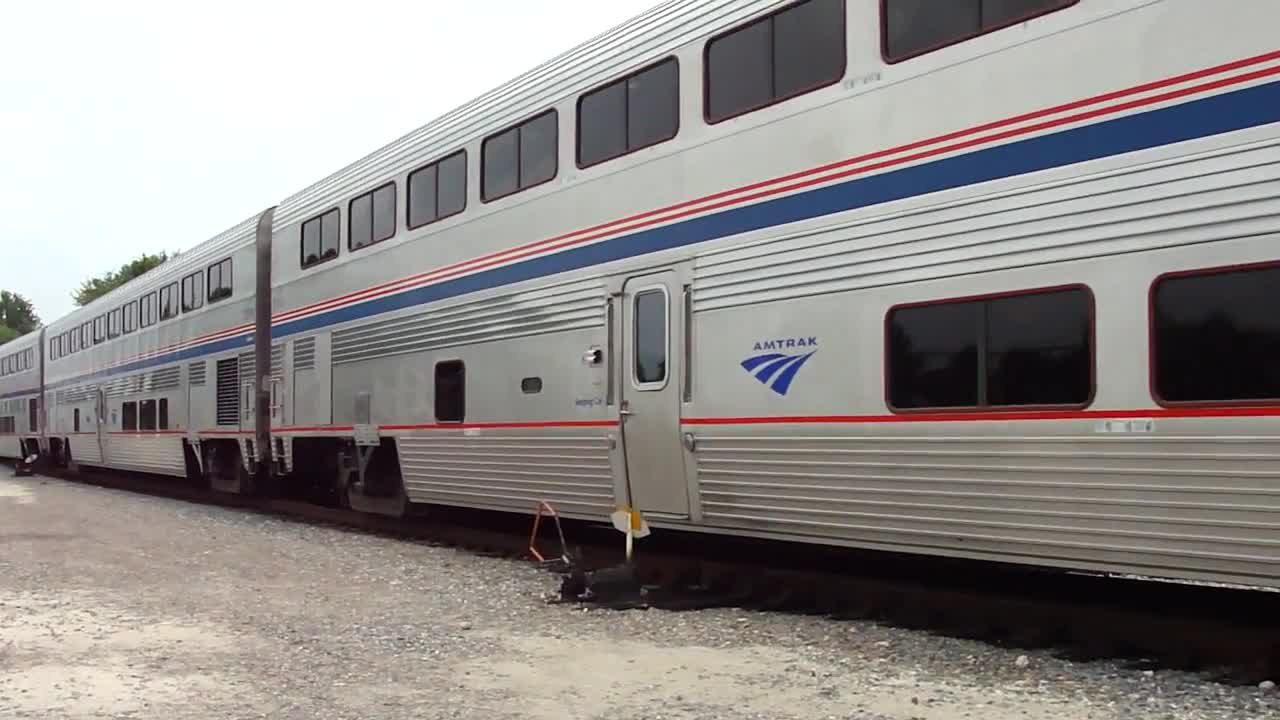 FLORIDAS LONGEST PASSENGER TRAIN AMTRAK AUTO TRAIN LEAVES STATION!!