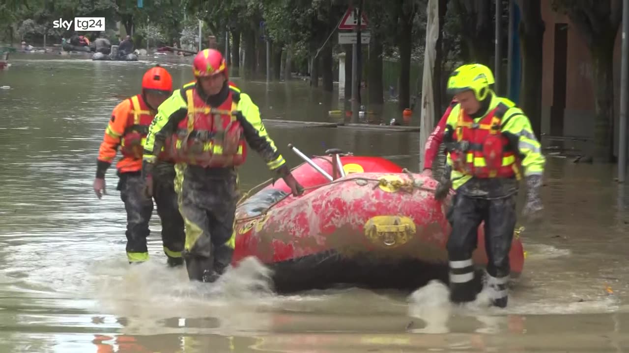 20,000 people could be displaced in Italy floods