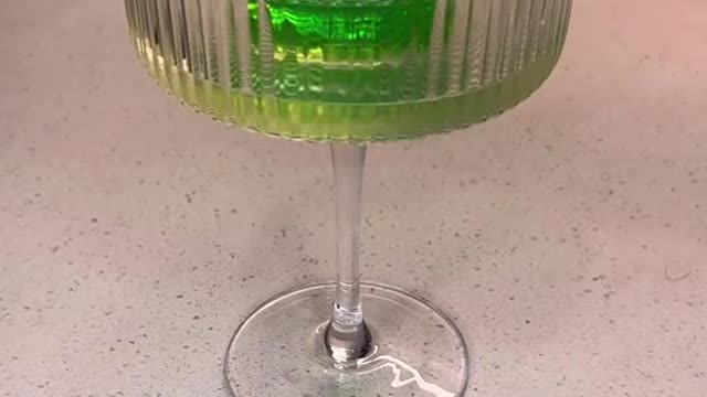 Nuclear reactor cocktail ❎ @thespritzeffect #viral #cocktails #halloweencocktails