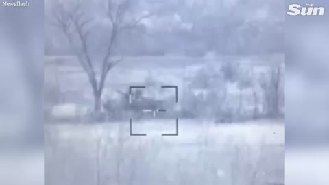 Ukrainian troops blow up Russian tank using American Javelin missiles