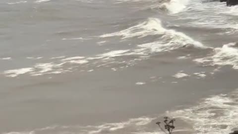 15+ft waves on LakeSuperior