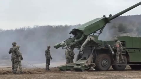 Ukrainians With Brand New Ceaser 155mm Guns