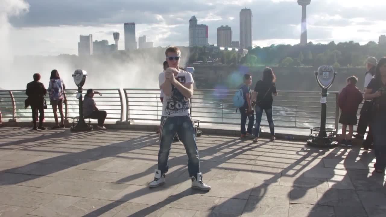 Freestyle dance at Niagara Falls