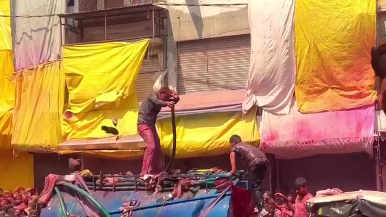 Aise holi aaj tk nahi dekhi 🤯