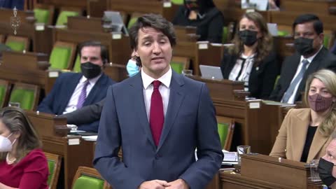 Trudeau Gets Roasted To His Face, Heckled & Shouted Down, Told To Follow The Science & End Mandates