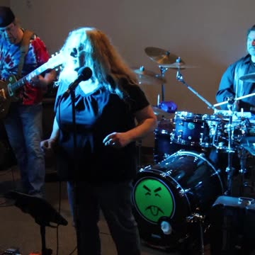 one Bandits sing The House Is Rockin' by Stevie Ray Vaughn