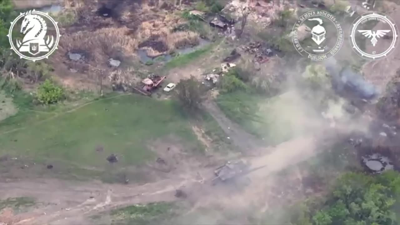 🔥 Destruction of a line of Russian armored vehicles with artillery and FPV