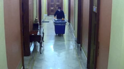 0263USCH02H227Hallway_2021-01-05_03h20min00s250ms.mp4