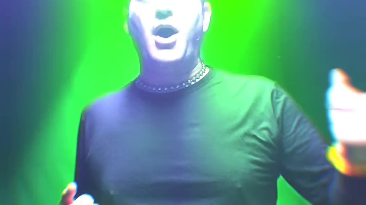 Promo singing Real American