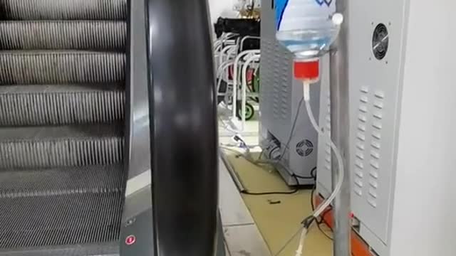 Escalator disinfection method is still a good way to repair and maintain the car.