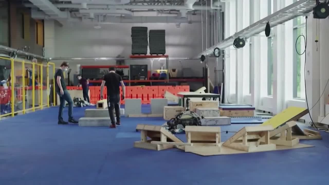 Boston Dynamics unveil backflipping robots