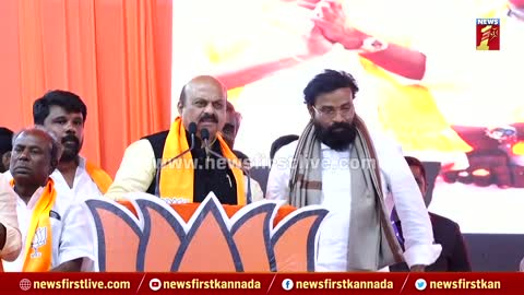 BJP ST Morcha Navashakti Samavesha _ ವೇದಿಕೆಯಲ್ಲೇ Sriramulu ಬೆನ್ನು ತಟ್ಟಿದ CM Basavaraj Bommai..