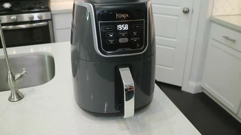 Ninja AF150AMZ Air Fryer XL, 5.5 Qt. Capacity that can Air Fry, Air Roast, Bake, Reheat