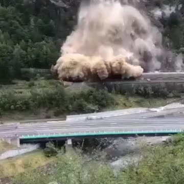 Massive landslide in Maurienne valley, France